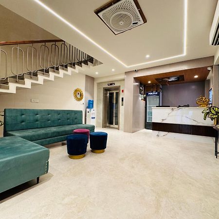 Hotel Rudhav Palace اوجاين المظهر الخارجي الصورة