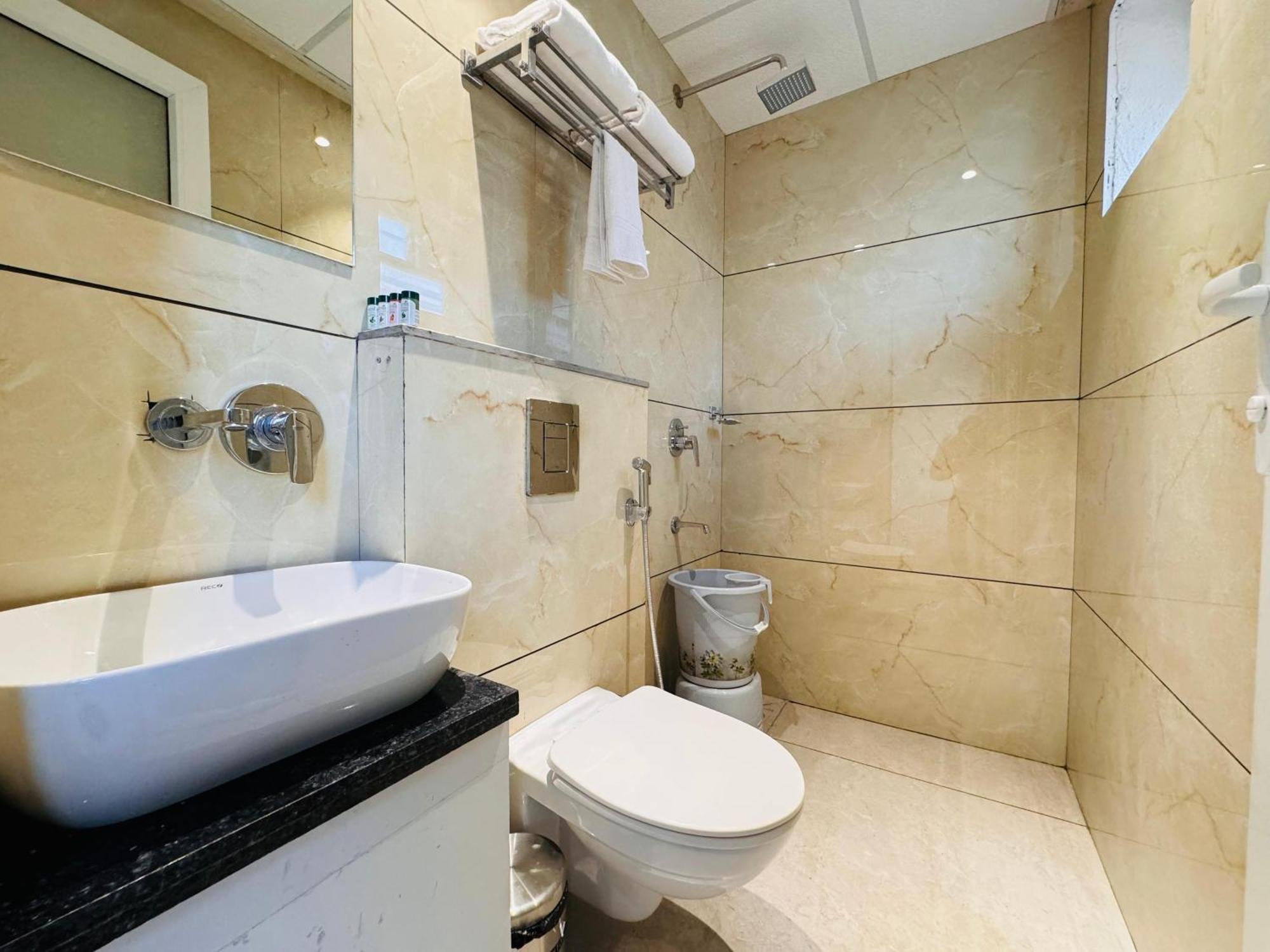 Hotel Rudhav Palace اوجاين المظهر الخارجي الصورة