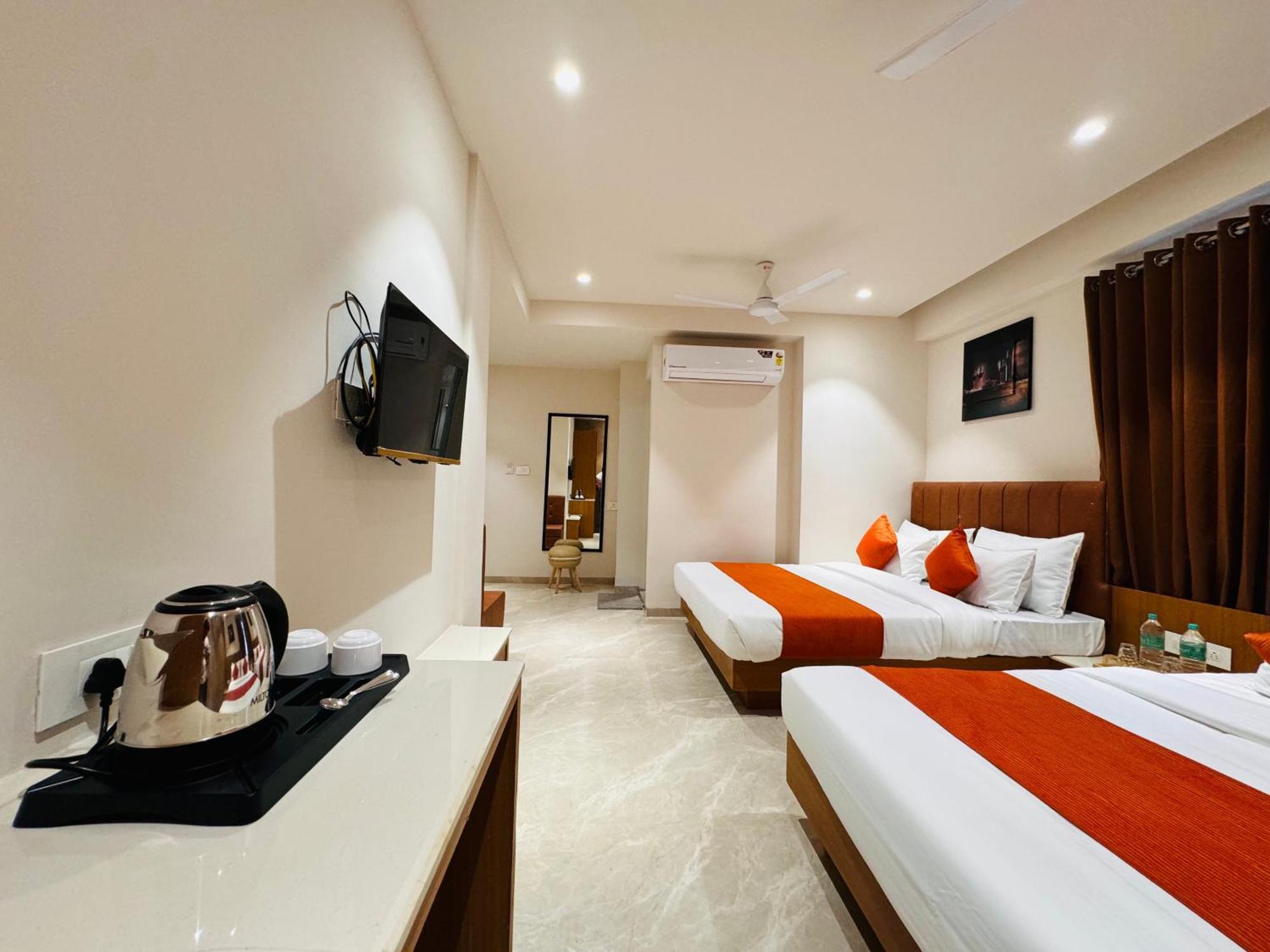 Hotel Rudhav Palace اوجاين المظهر الخارجي الصورة