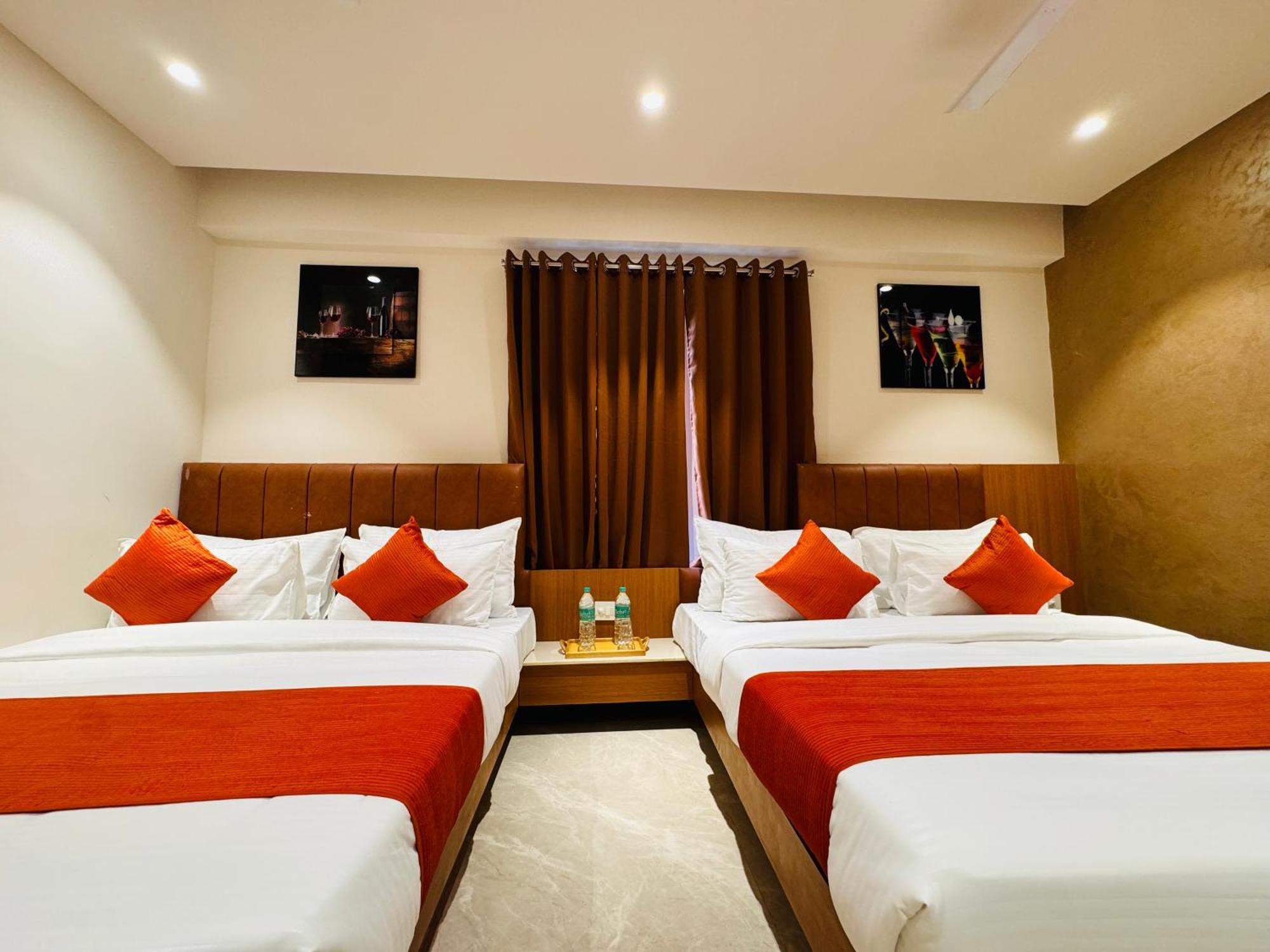 Hotel Rudhav Palace اوجاين المظهر الخارجي الصورة