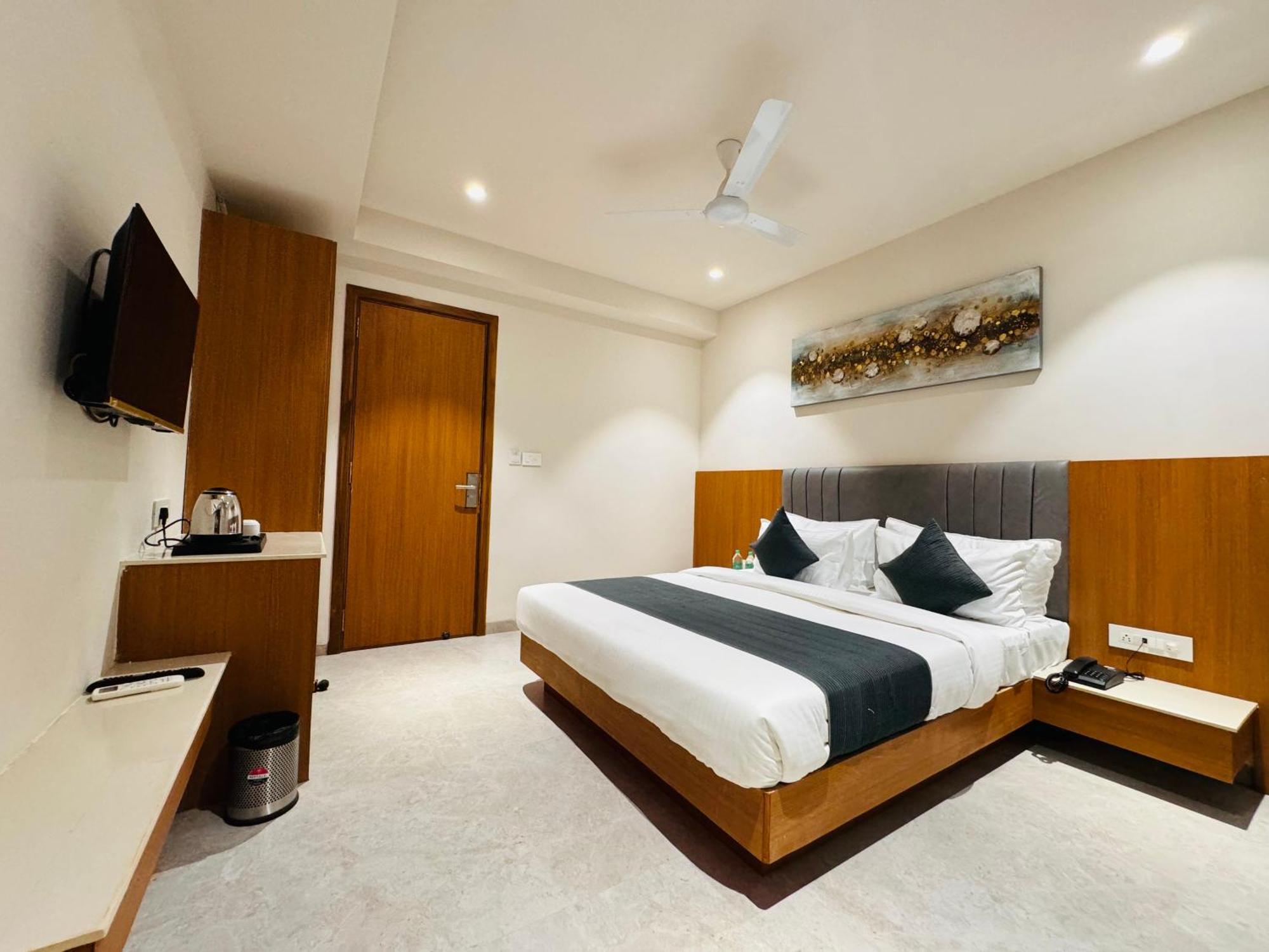 Hotel Rudhav Palace اوجاين المظهر الخارجي الصورة